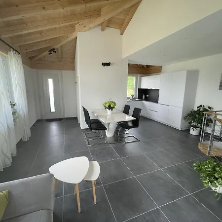 Casa - *