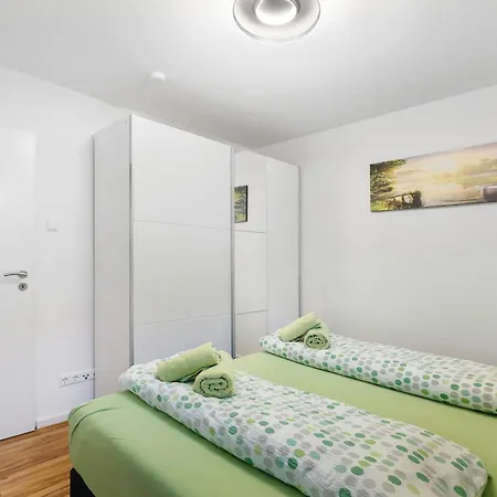 Casa - Apartamento *